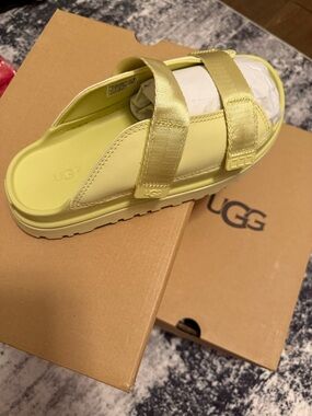 UGG GoldenGlow Slide